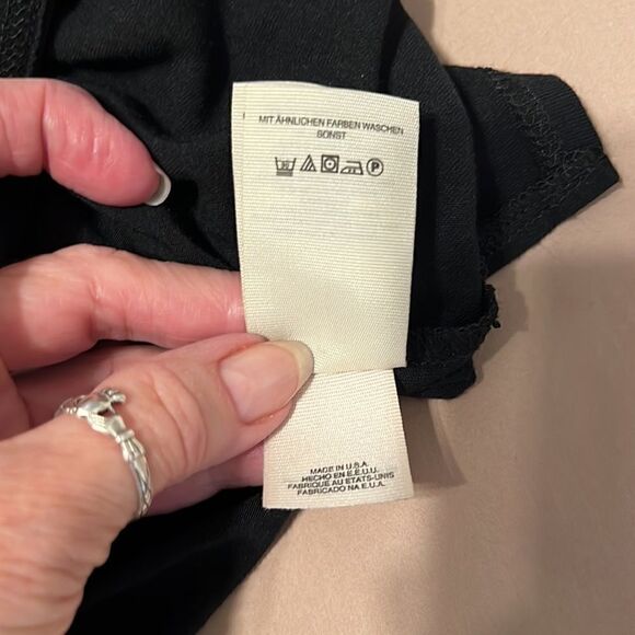 Rachel Roy cute szS black SS angled hem tshirt w/shoulder slits GUC - Picture 5 of 11